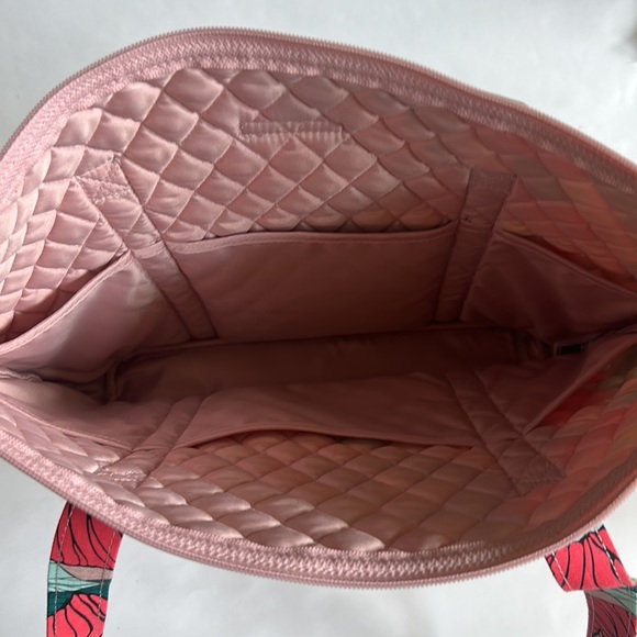 NWOT Vera Bradley Tote or Shoulder Bag. Pink floral. No fading. - Picture 3 of 6